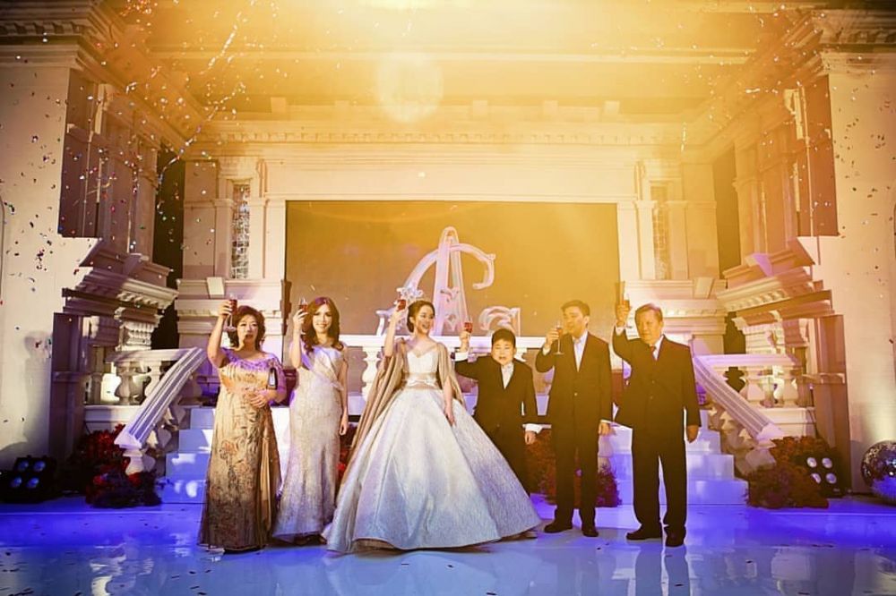 10 Momen ulang tahun Agatha Chelsea ke-17, bagi-bagi berlian & emas