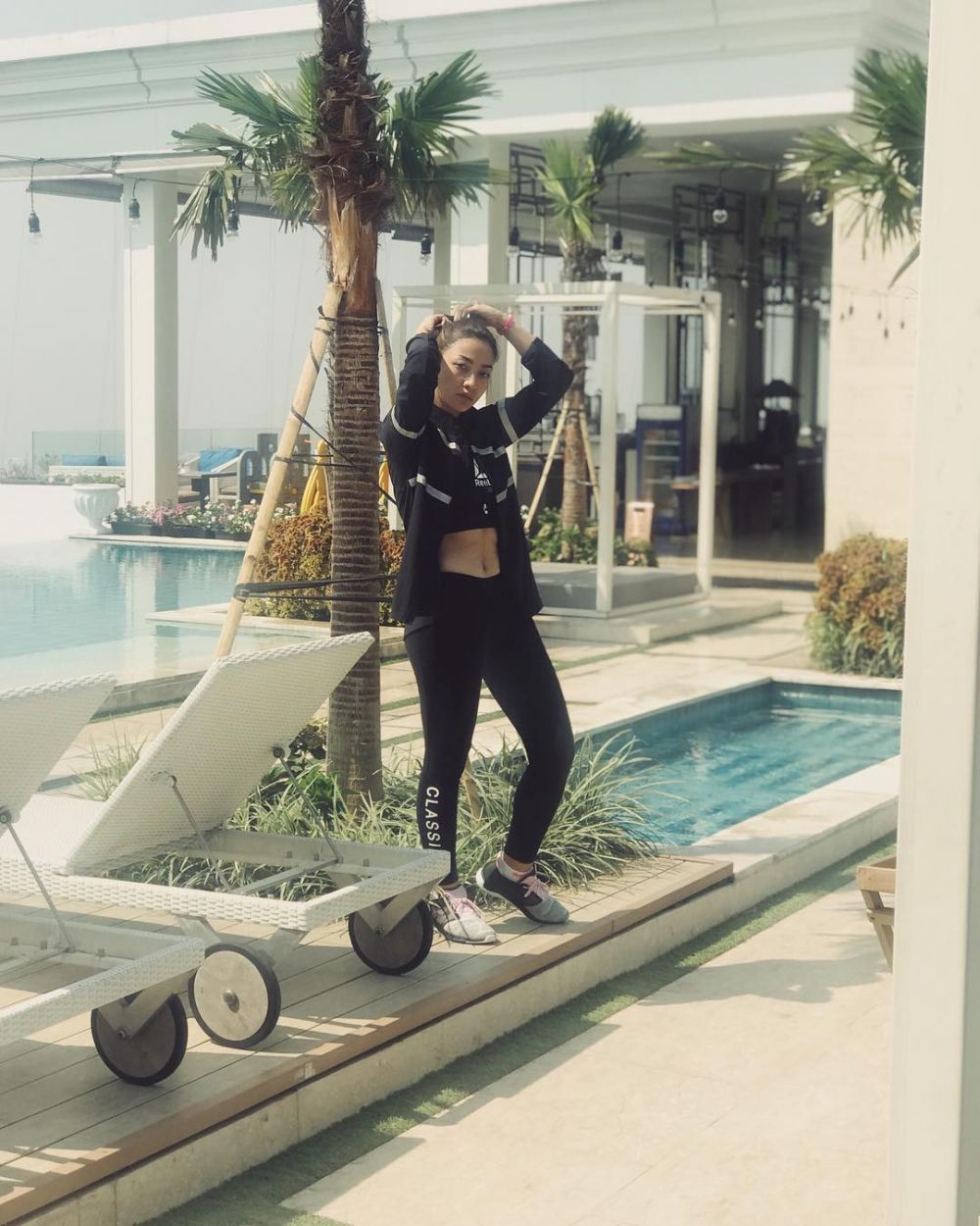 10 Potret Hesti Purwadinata saat workout, bikin susah kedip