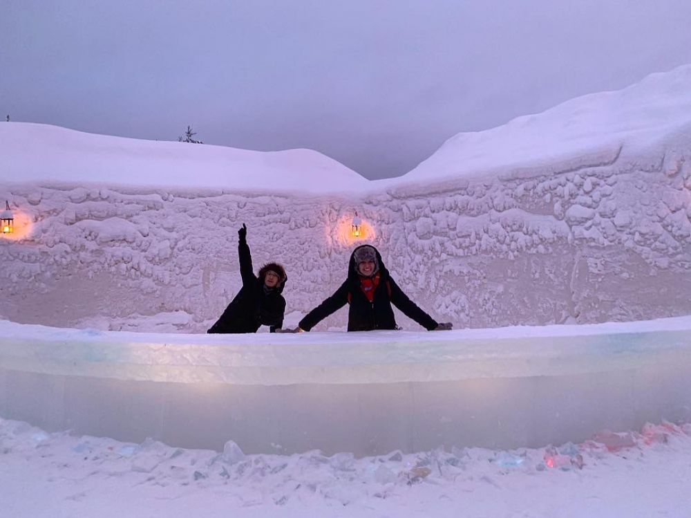 10 Foto liburan Dimas Anggara & Nadine di Finlandia, rasakan igloo