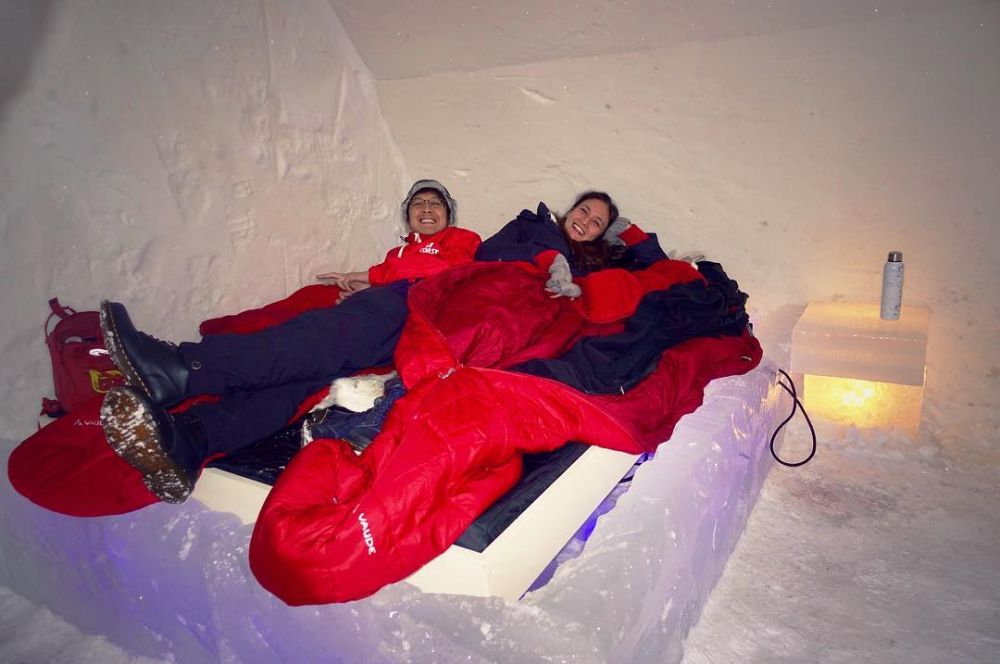10 Foto liburan Dimas Anggara & Nadine di Finlandia, rasakan igloo