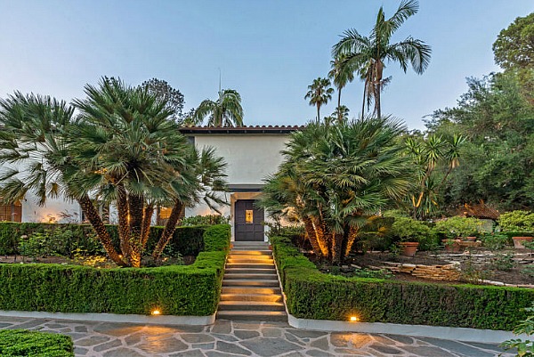 10 Potret rumah Robert Pattinson yang seharga Rp 95 miliar