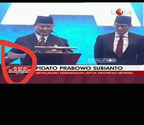 8 Meme lucu debat capres ini bikin heran, contekan hingga joget