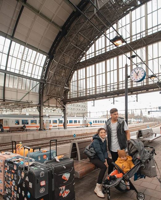 10 Momen liburan romantis Chelsea Olivia-Glenn Alinskie di Eropa