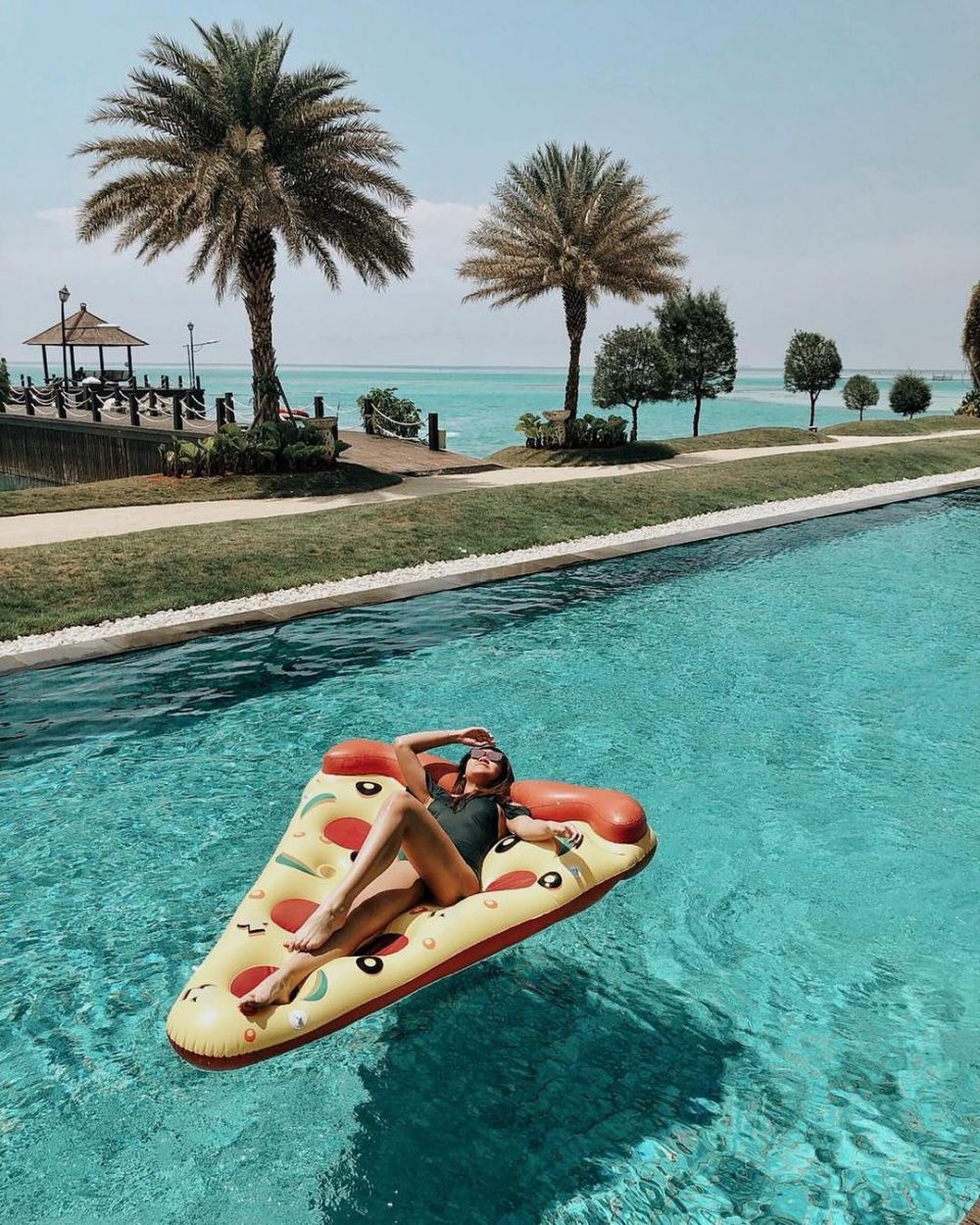 10 Potret Aaliyah Massaid saat liburan, gemar pakai bikini