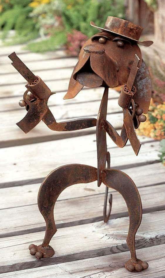 10 Karya seni boneka dari besi & sekrup ini detailnya mengagumkan