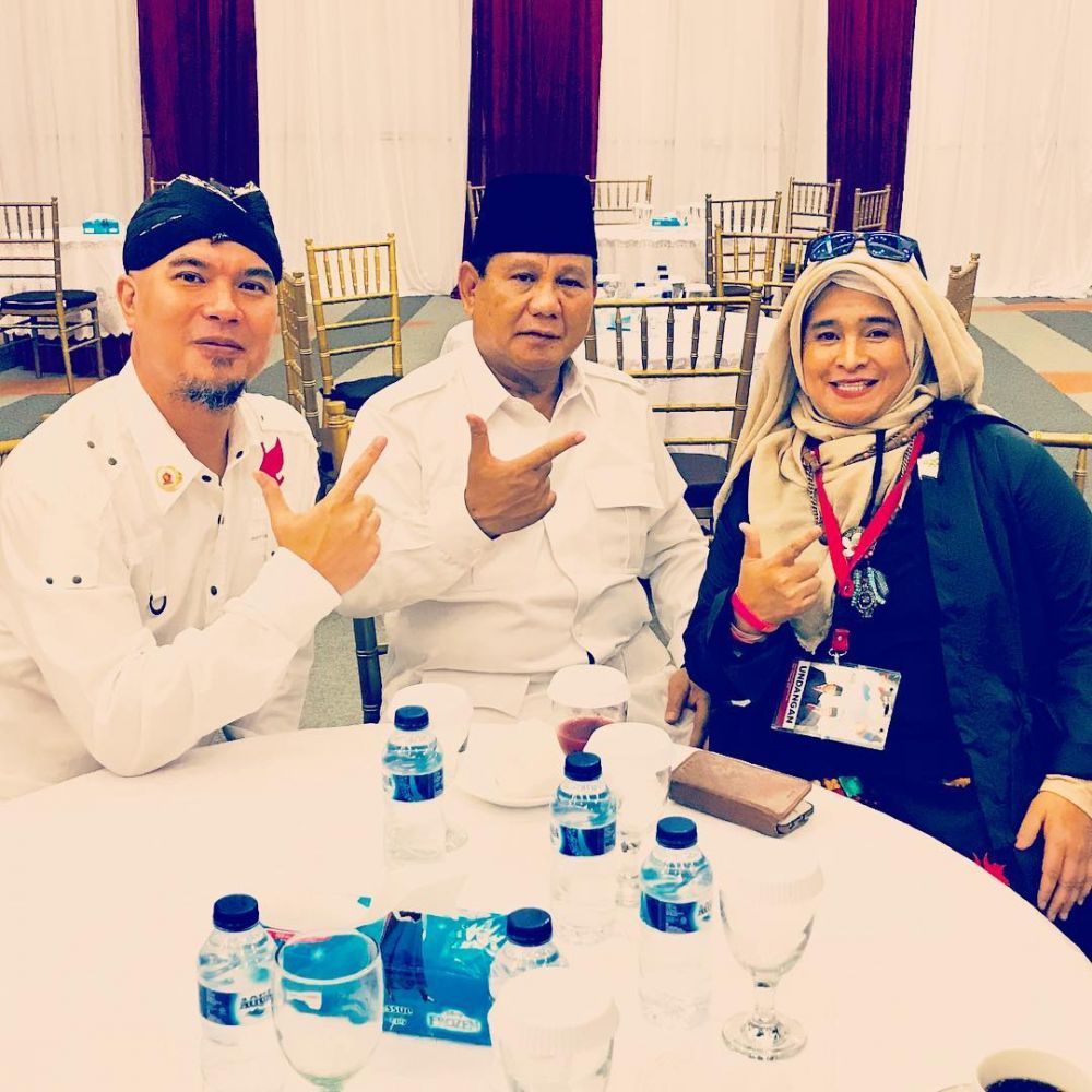 10 Potret kedekatan Ahmad Dhani & Prabowo, bukti kader militan