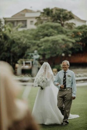 15 Potret pernikahan Randy Pangalila, sakral dan penuh haru