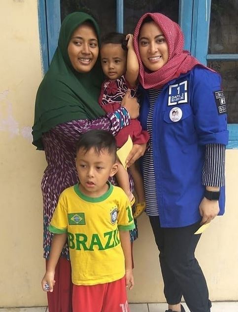 10 Gaya hijab Jane Shalimar tanpa jarum pentul, nggak ribet