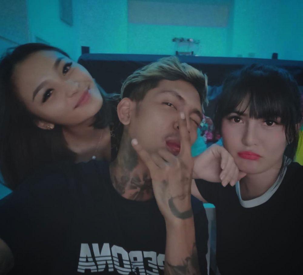 8 Momen kemesraan Young Lex dan Revina VT, bikin baper