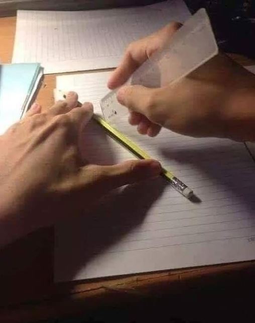 15 Foto lucu aktivitas terbalik ini absurd abis