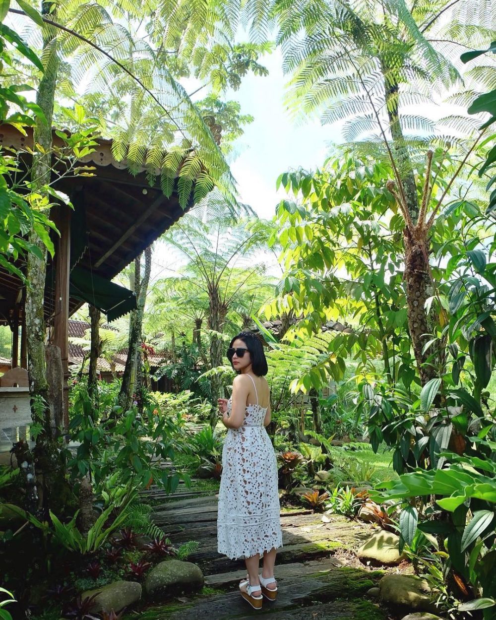 10 Gaya busana Selvi Kitty saat hamil, tetap stylish & memesona