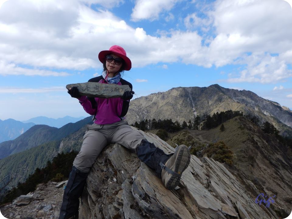 Playing chess mountain climbing astrology. Скалолаз осень. Шон шварнер. Playing chess mountain climbing astrology. Which hobbies are more suitable for women for men and for both playing chess с переводом.