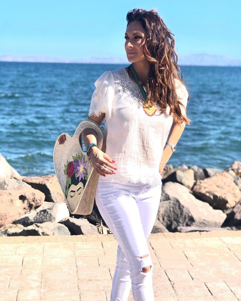 Masih ingat Tante Rambut Palsu? 10 potretnya kini makin memesona