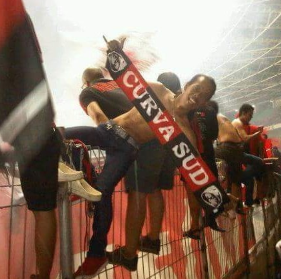 10 Kenangan Ronaldikin saat jadi suporter bola, penuh semangat