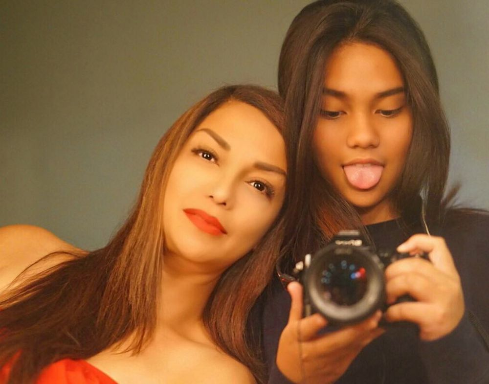 Usia 50 tahun lebih, 10 penampilan Soraya Haque ini awet cantik