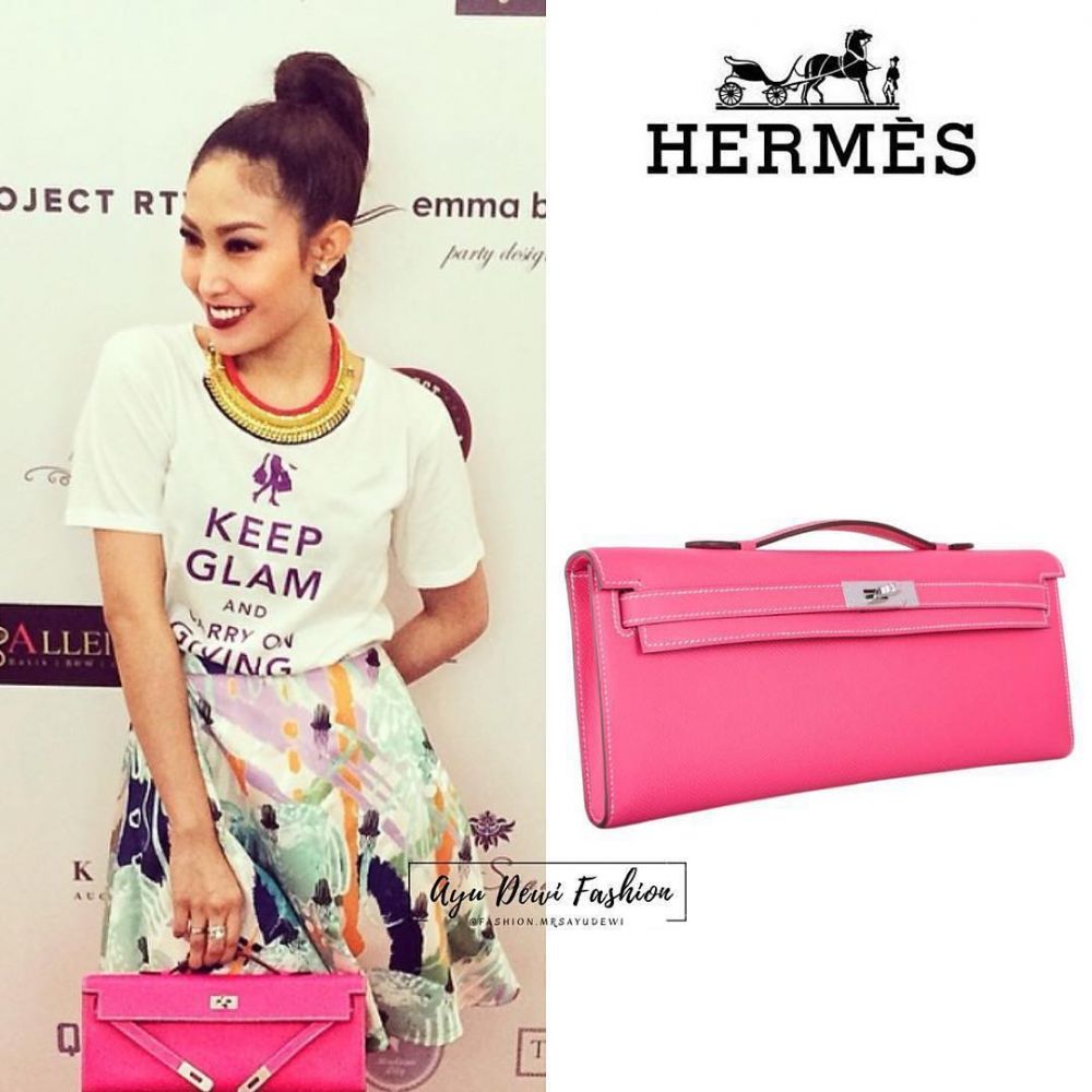11 Koleksi tas mewah Ayu Dewi, ada yang seharga satu mobil