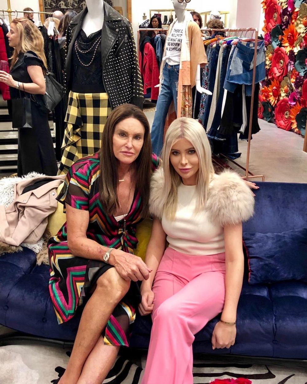 10 Foto mesra Caitlyn Jenner & Sophia, liburan ke Indonesia bareng