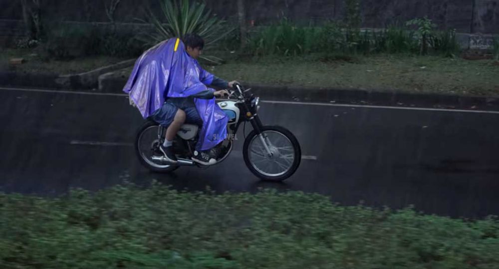 10 Editan poster dan adegan di film ini kocaknya nggak nguatin