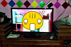 Habis diservis, TV rusak ini tampilannya malah bikin bingung