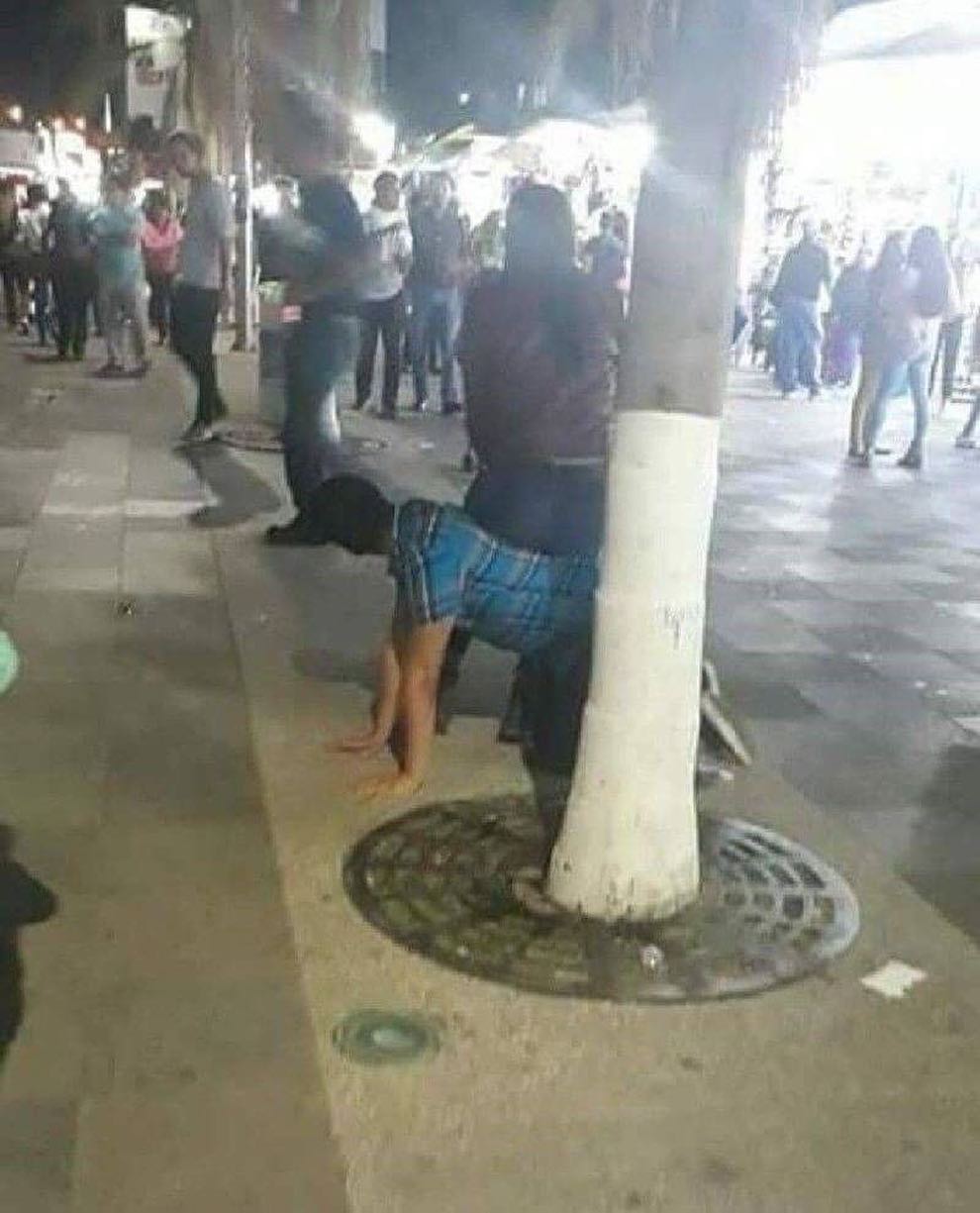 10 Foto lucu 'perjuangan budak cinta' ini bikin hati teriris