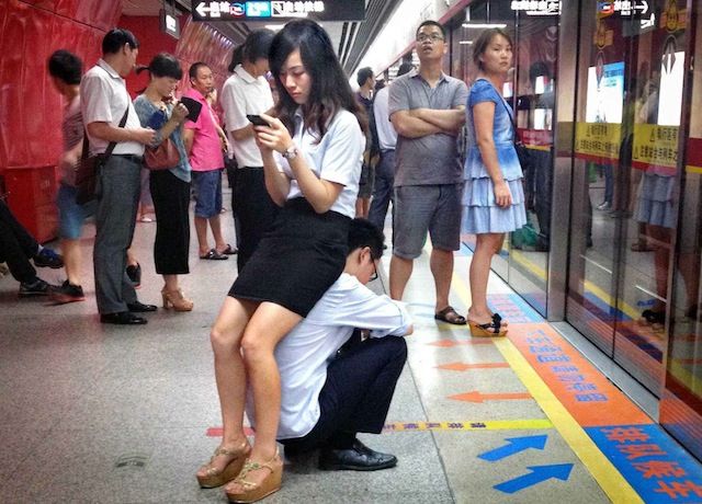 10 Foto lucu 'perjuangan budak cinta' ini bikin hati teriris