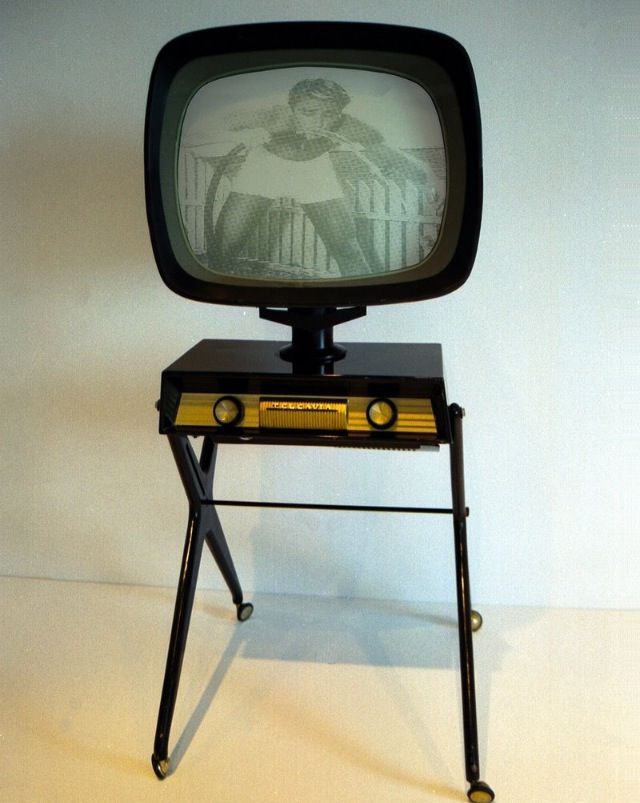 15 Foto langka Philco Predicta, televisi kuno produksi tahun 50-an