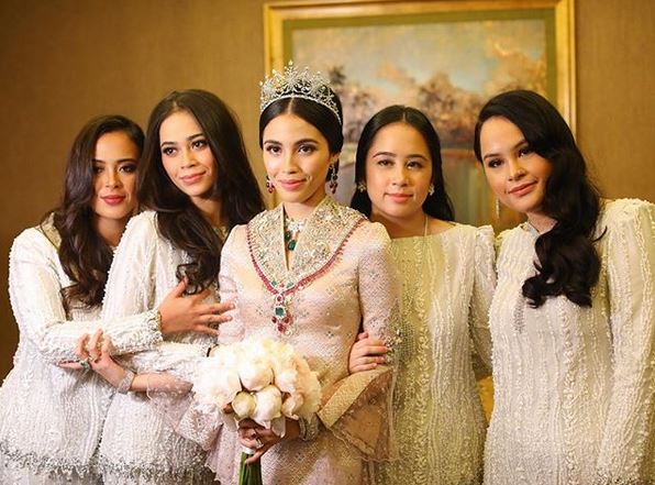 10 Foto 3 putri cantik Sultan Abdullah, Raja Malaysia yang baru