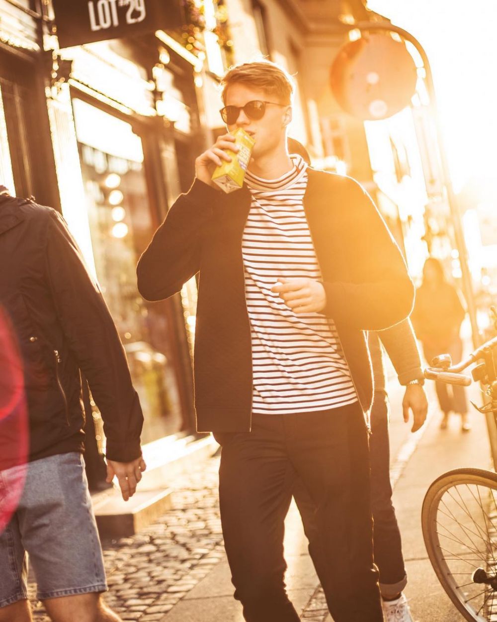 10 Pesona Anders Antonsen juara Indonesia Masters di luar lapangan