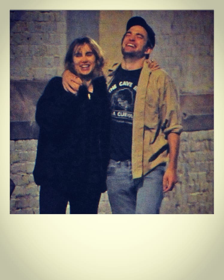 10 Foto mesra Robert Pattinson & Suki Waterhouse, bikin baper