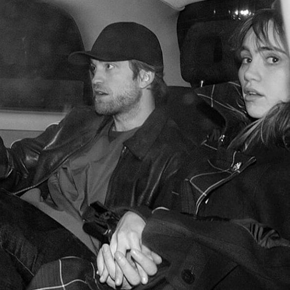 10 Foto mesra Robert Pattinson & Suki Waterhouse, bikin baper