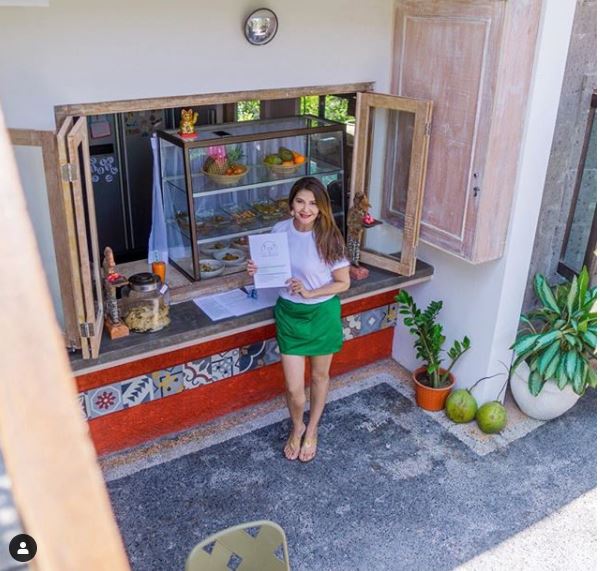 Beda dari lain, 7 seleb ini jadikan warteg sebagai ladang bisnis