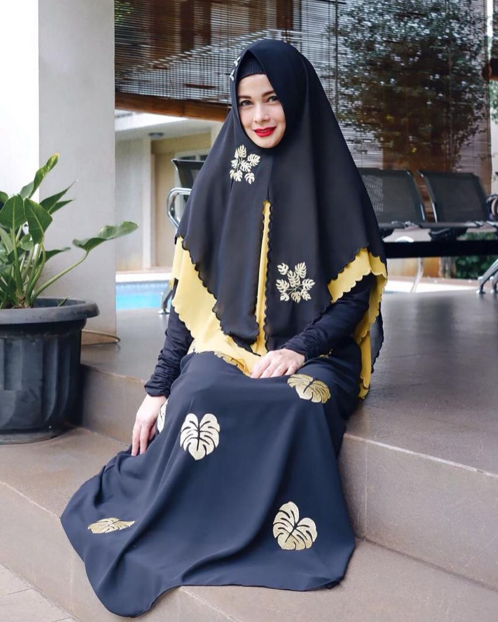 10 Aktris sinetron berhijab & mendalami agama, ada Cut Meyriska