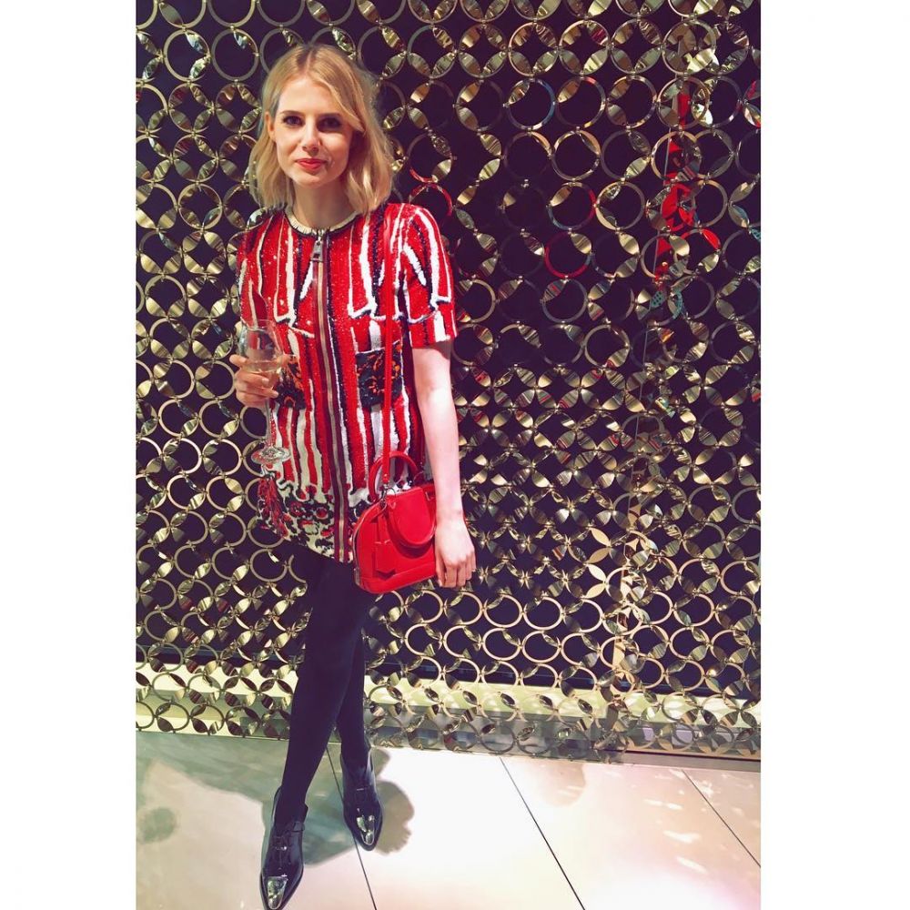 11 Pesona Lucy Boynton, pencuri hati Rami Malek yang memesona