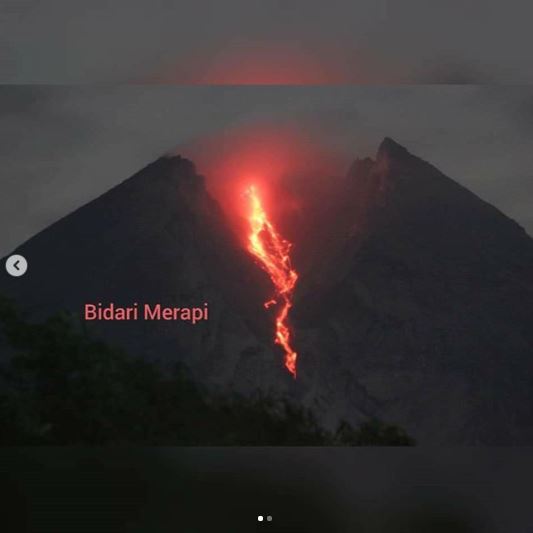 10 Potret guguran lava pijar Merapi, sebabkan hujan abu di Boyolali