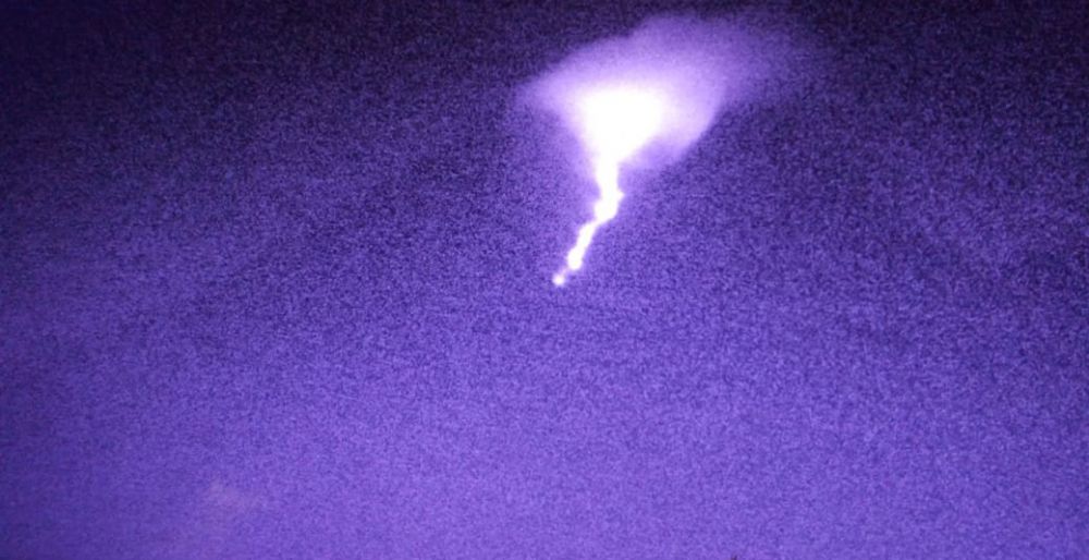 10 Potret guguran lava pijar Merapi, sebabkan hujan abu di Boyolali