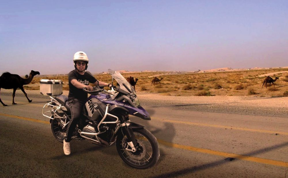 10 Foto editan cowok ingin naik haji ini gokil abis