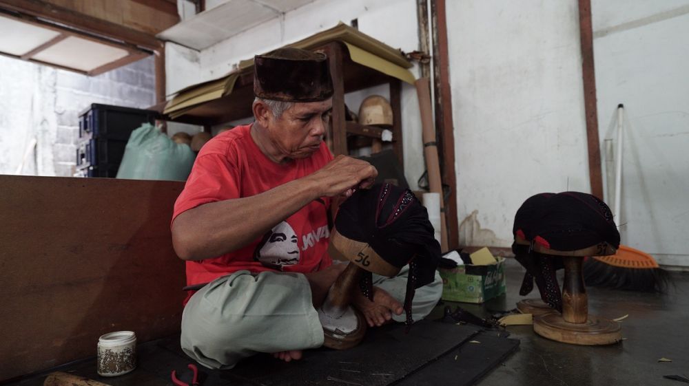 Mengintip pembuatan blangkon adat Jogja, langganan Soeharto