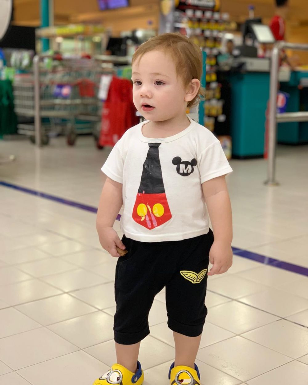 8 Potret Lucio, anak Stefan William, berambut pirang & mata biru