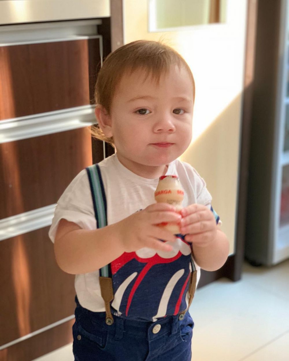 8 Potret Lucio, anak Stefan William, berambut pirang & mata biru