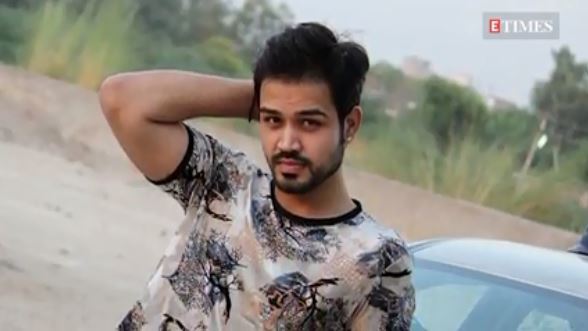 7 Potret ganteng Rahul Dixit, aktor India yang mati gantung diri