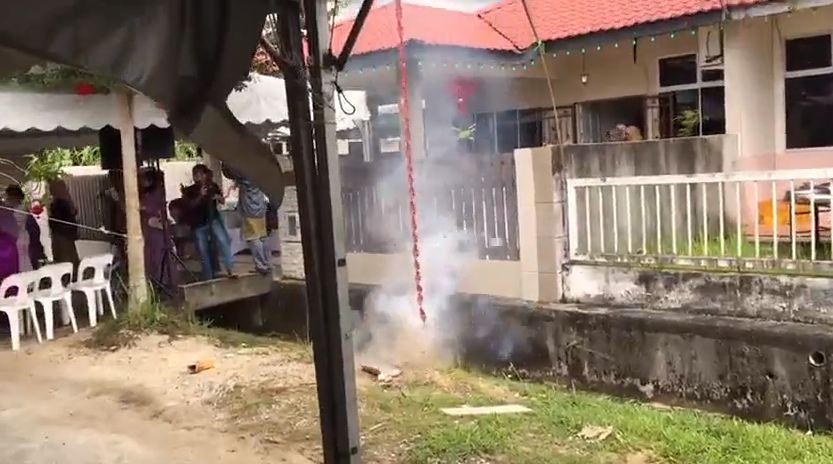 Kisah di balik pasangan menikah undang barongsai ini bikin salut