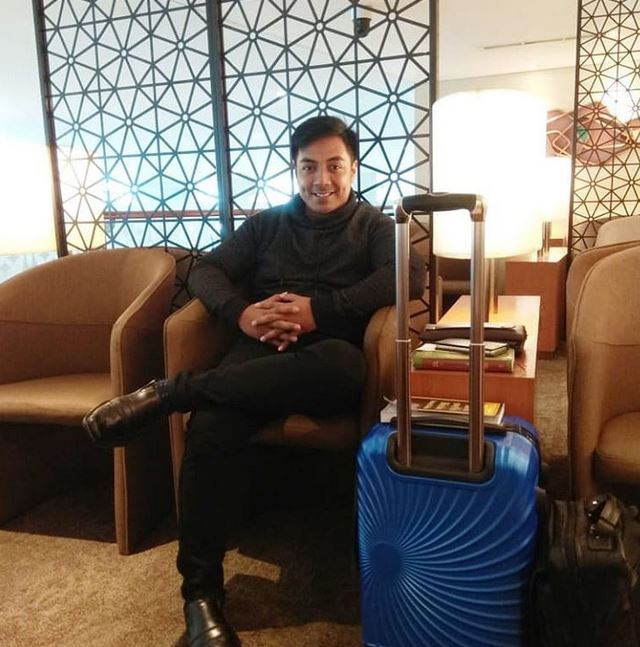 6 Potret ustaz dengan pakaian stylish, tampil beda