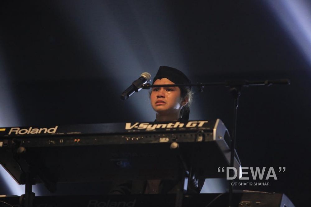 10 Potret haru konser reuni Dewa 19 di Malaysia, Al dan Dul nangis