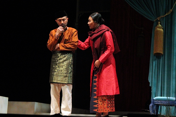 Nyanyi Sunyi Revolusi, teater tentang Amir Hamzah yang epik abis