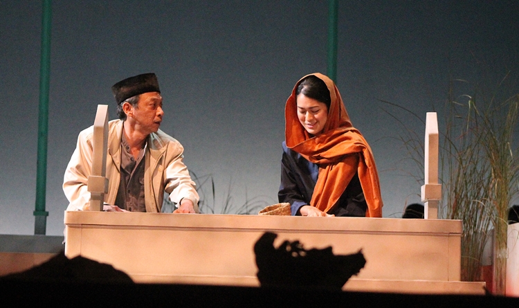 Nyanyi Sunyi Revolusi, teater tentang Amir Hamzah yang epik abis