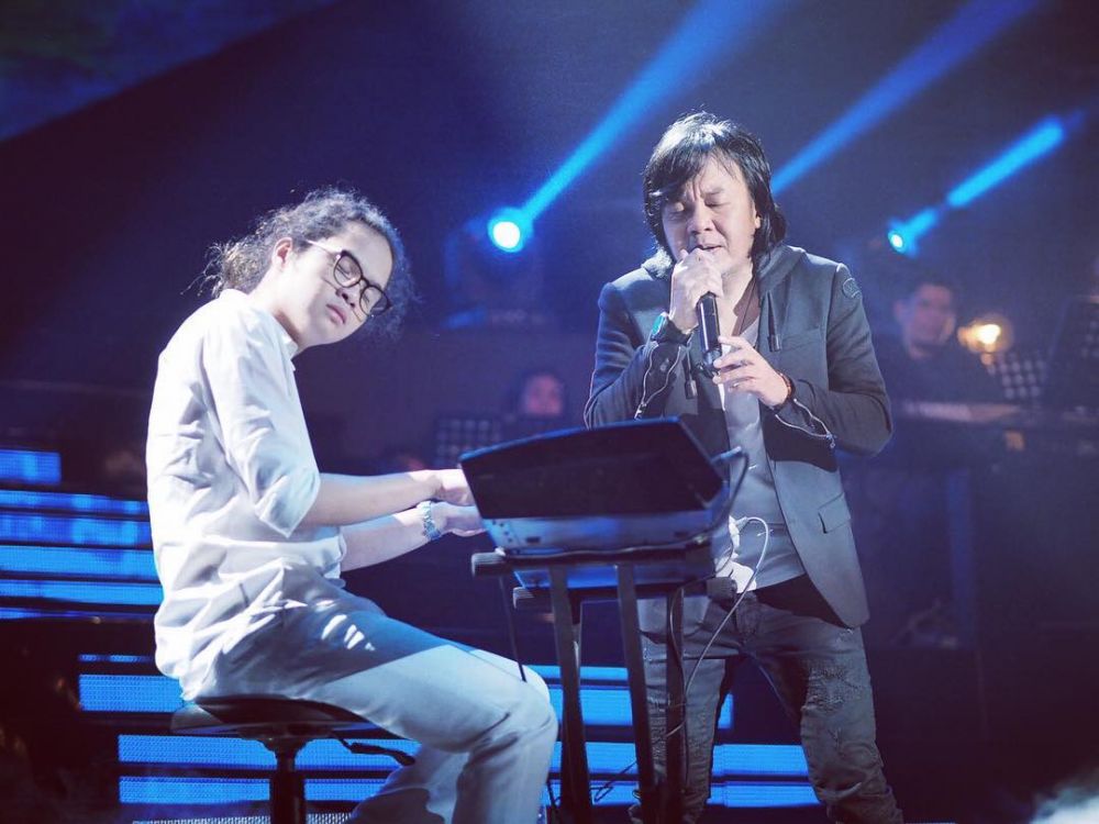 10 Aksi memukau Dul Jaelani di atas panggung, punya ciri khas