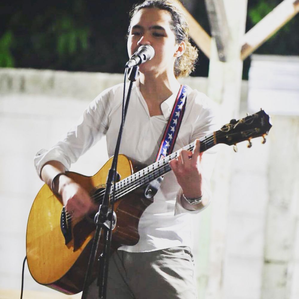 10 Aksi memukau Dul Jaelani di atas panggung, punya ciri khas