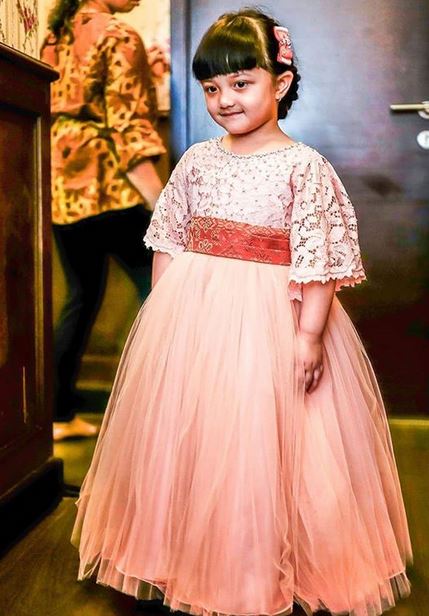 7 Potret Arsy Hermansyah pakai gaun, cantik bak putri raja