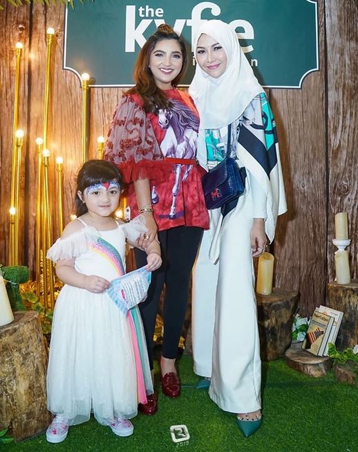 7 Potret Arsy Hermansyah pakai gaun, cantik bak putri raja