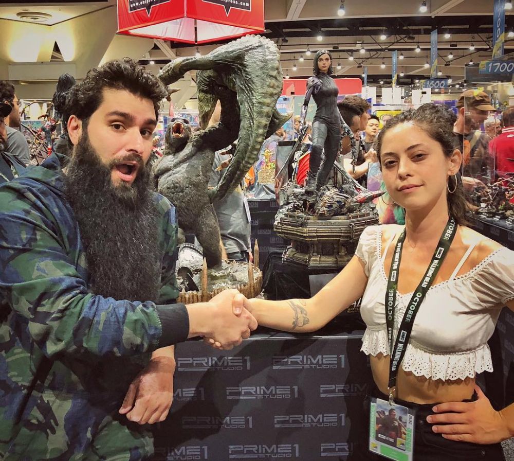 10 Potret Rosa Salazar, pemeran utama di film Alita: Battle Angel